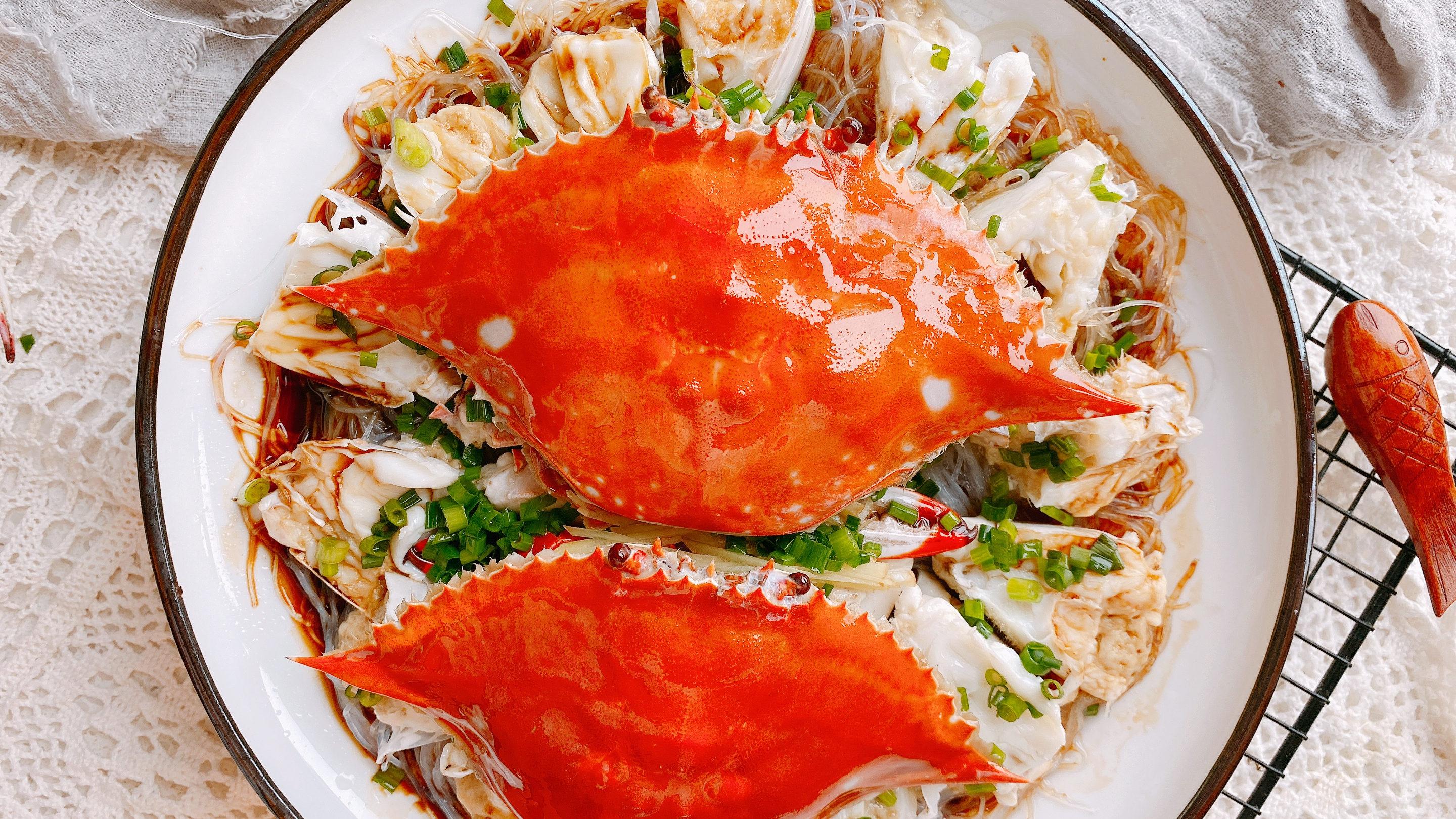 梭子蟹|江浙沪时令菜“葱油梭子蟹”，掌握2点，肉质细嫩，鲜得掉眉毛