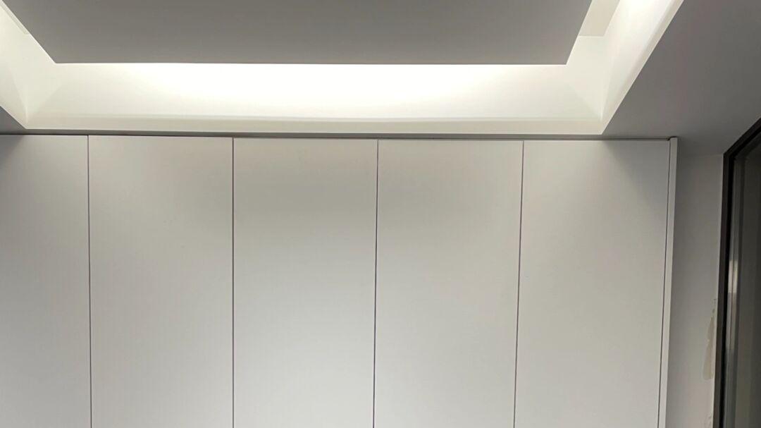 新房装修现代“黑白灰”，协调又好看，悬空电视墙一家人都喜欢！