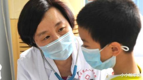 小小故事馆|58岁儿科医生自述：要补钙很简单，做好这3件事，半年长高10公分