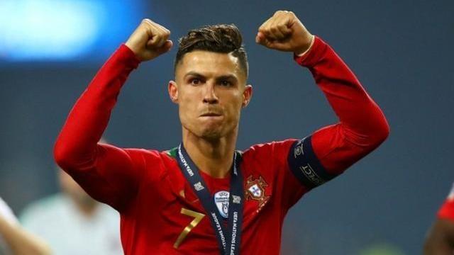 四叶草海之恋|欧冠欧洲杯双冠王，两球员与C罗同位，梅西金球奖或有悬念？