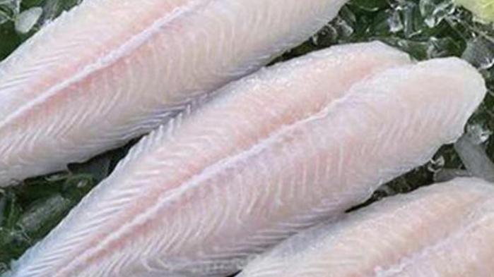 锅贴|分享一款蒜蓉清蒸鳕鱼，肉质鲜嫩，美味又营养，吃一次念念不忘