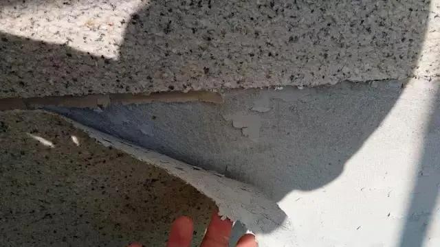 真石漆为什么会成片脱落？