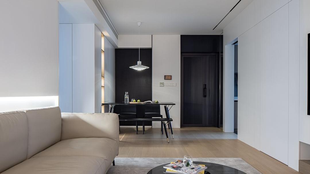 发现一套简洁大方的家，全屋没有一点多余装饰，真是越简单越高级