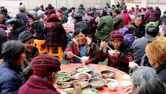 老话说“菜不摆三、筷不成五、席不成六”啥意思？牢记祖训错不了