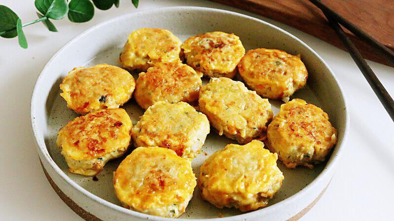 馒头|每到周末，娃都要点名吃这“高钙”早餐，菜蛋肉齐全，煎一煎真香