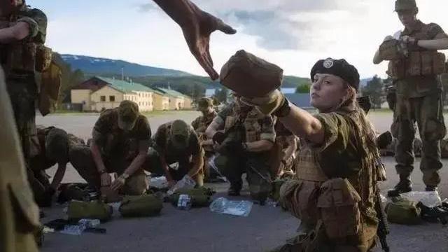情感维护|世界上有两个国家军队中，男兵女兵混住，没有单独的女兵宿舍