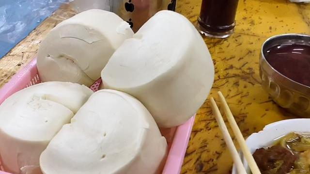 卤肉饭|河南最豪的大锅菜，一锅能煮2000斤，10元一碗随便吃