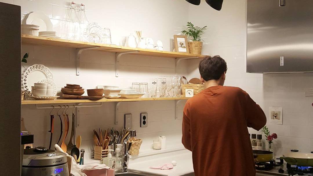 我快羡慕死了，见过闺蜜在韩国的房子，怎么能美成这样？整洁温馨