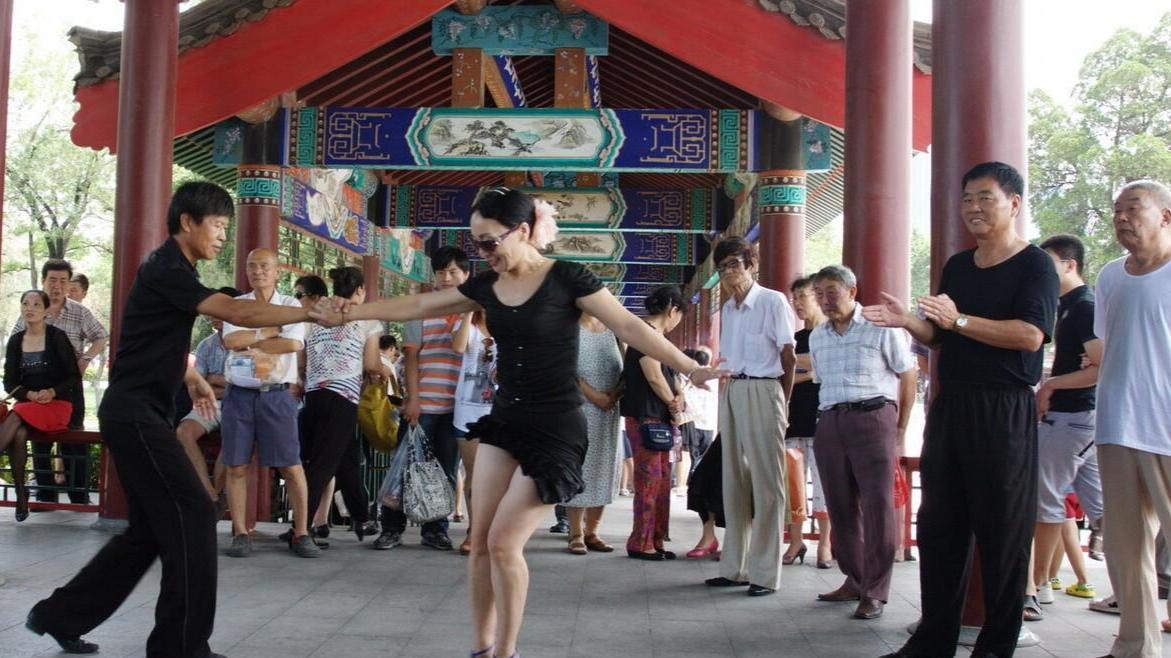 小鹿与驴|68岁大爷再婚3个月离婚，大爷：再婚太难了，女人难伺候