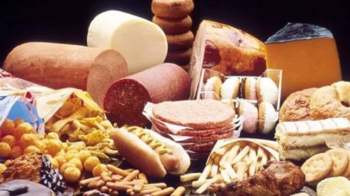 医生|21岁女大学生，减脂47斤后昏迷入院，医生叹息：或是室友害了她