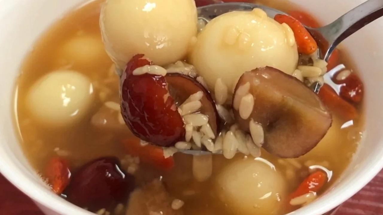 面食|天冷了，女性别只喝羊肉汤，试试这碗酒酿汤，养颜驱寒，暖胃好喝