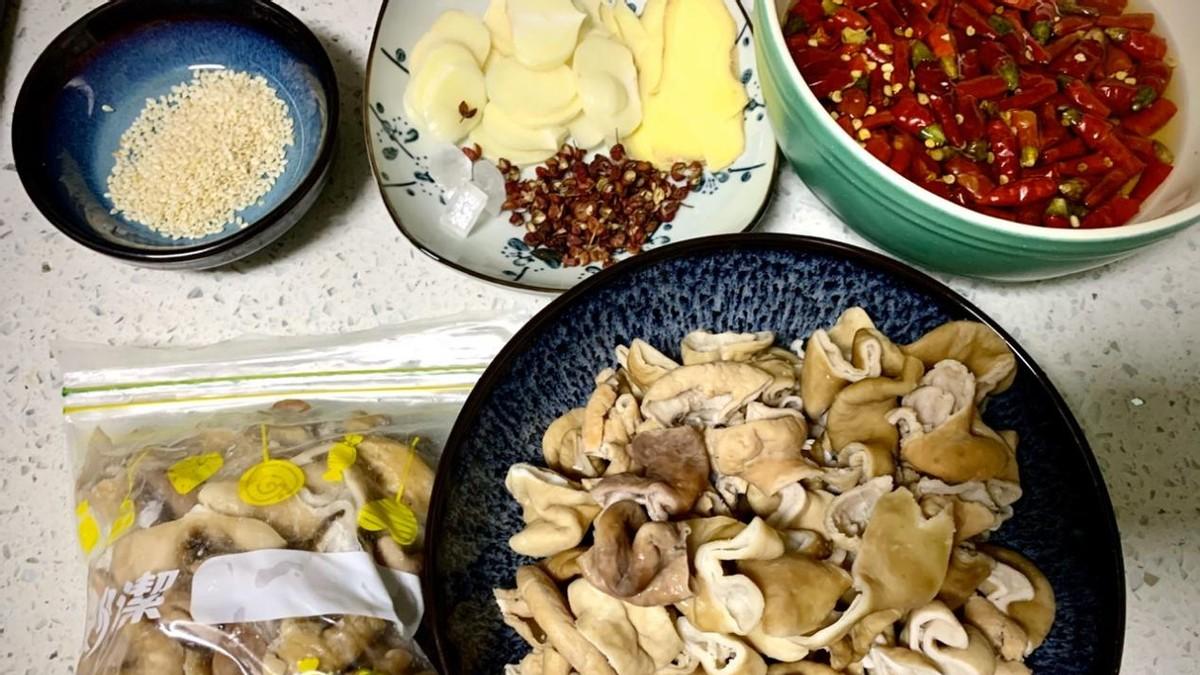 肥肠|火爆肥肠：经典川菜，香辣过瘾，好吃停不下来