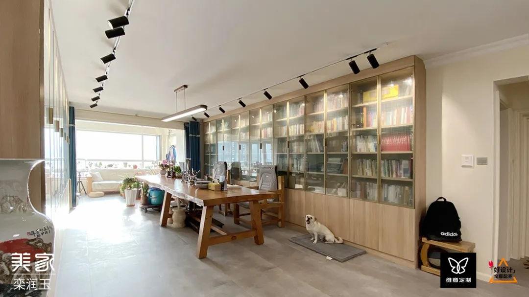 越来越多人客厅不要电视了，听完内行人分析，后悔装早了！