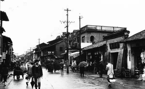 倾城日光|都说中山街是一代龙岩人心里的“乡愁”印记，你觉得呢？