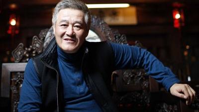 一个奇怪的男孩|赵本山家有喜事！爱女球球官宣被求婚喜讯，两人亲密拥吻超幸福，他是谁？