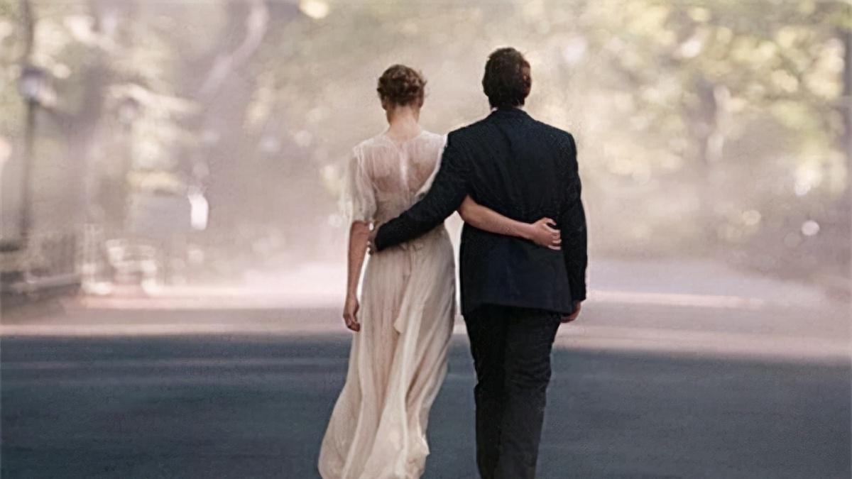 明月的小清风 女子去男方家，对方父母爱答不理，给200元红包，女子暴怒欲分手