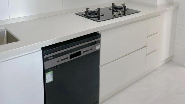 62平小户型装修案例，简单装修美观且实用，边边角角都可以利用