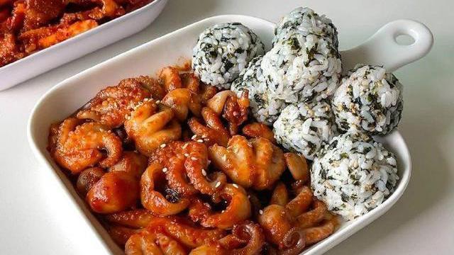 进阶|韩国小伙晒一人食，评论区火了，中国网友：难吃又没营养