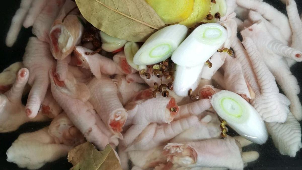 聊天茶话会,追剧刷视频必备小零食:醋泡凤爪,满满的胶原蛋白