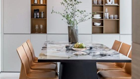 在我看来，家里最不能少的一个柜子是餐边柜，可惜大多数人忽视了