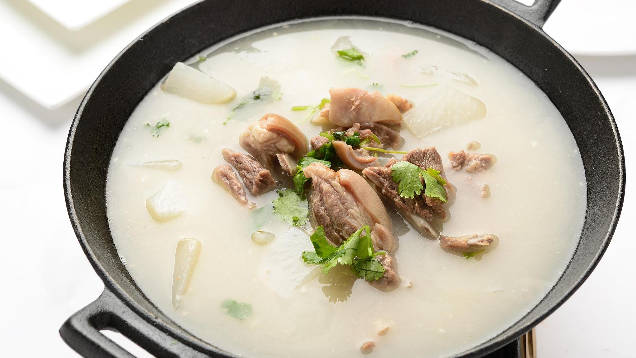 咖啡|炖羊肉汤，切莫直接下锅炖，牢记3放3不放，汤鲜肉嫩，不腥不膻