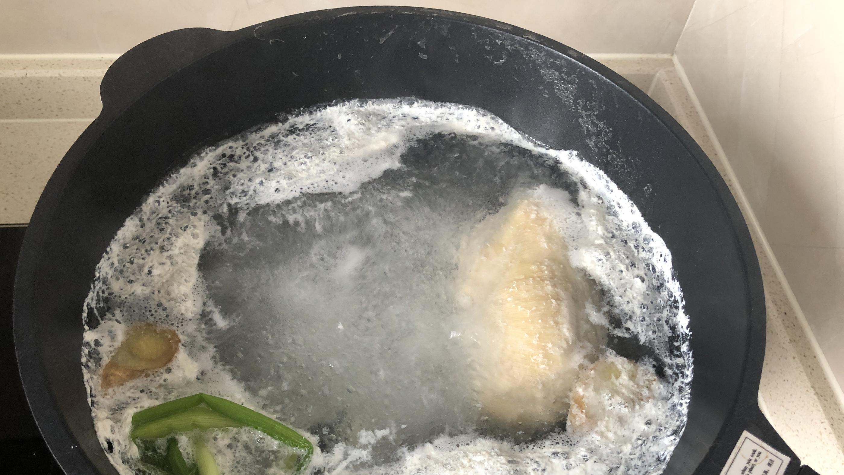 鸡胸肉|清淡美味的手撕鸡胸肉，不柴不腥，酸甜可口超美味