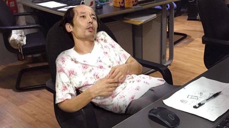 懒人杨锁：取暖直接烧家具，上厕所就地解决，23岁懒死在家中