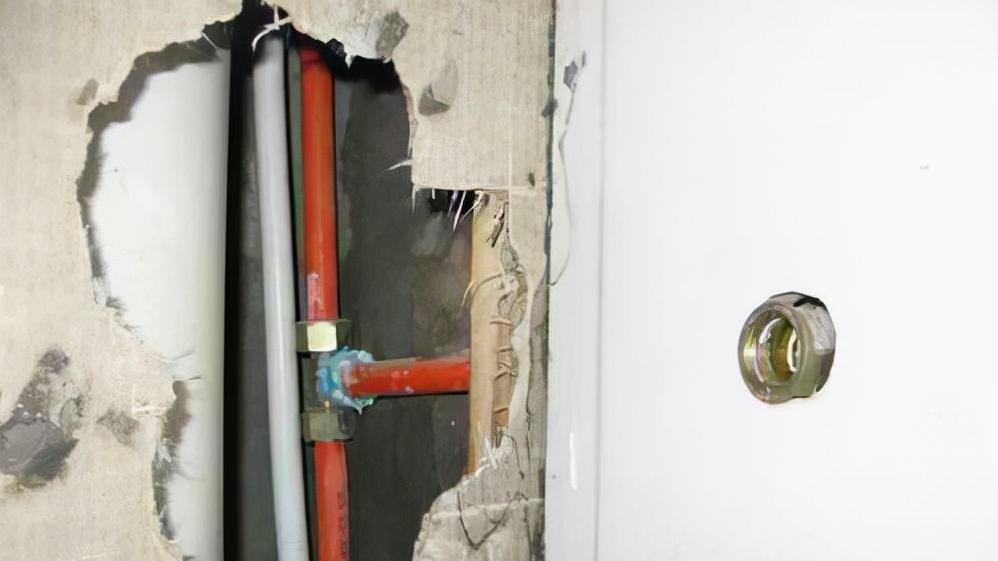 水电应该走顶还是走地？两者有什么区别？听听工头说的大实话