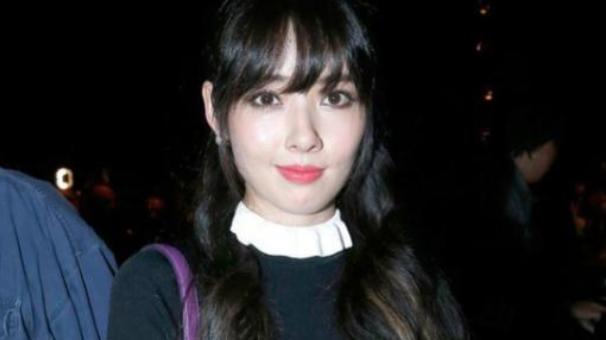 女孩 郭碧婷换发型像换了个人，穿黑色连衣裙，37岁的年纪20岁的脸蛋