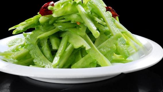 苦瓜|俗称“君子菜”，外国人一吃就吐，在我国成家常菜，7月吃正当季