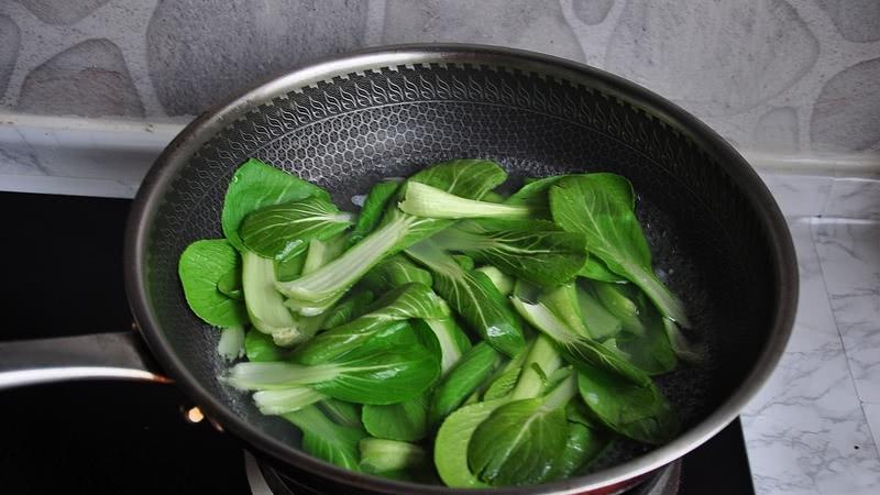 酸辣藕|不管炒啥青菜，牢记“3个诀窍”，出锅后翠绿爽口，很多人不知道！