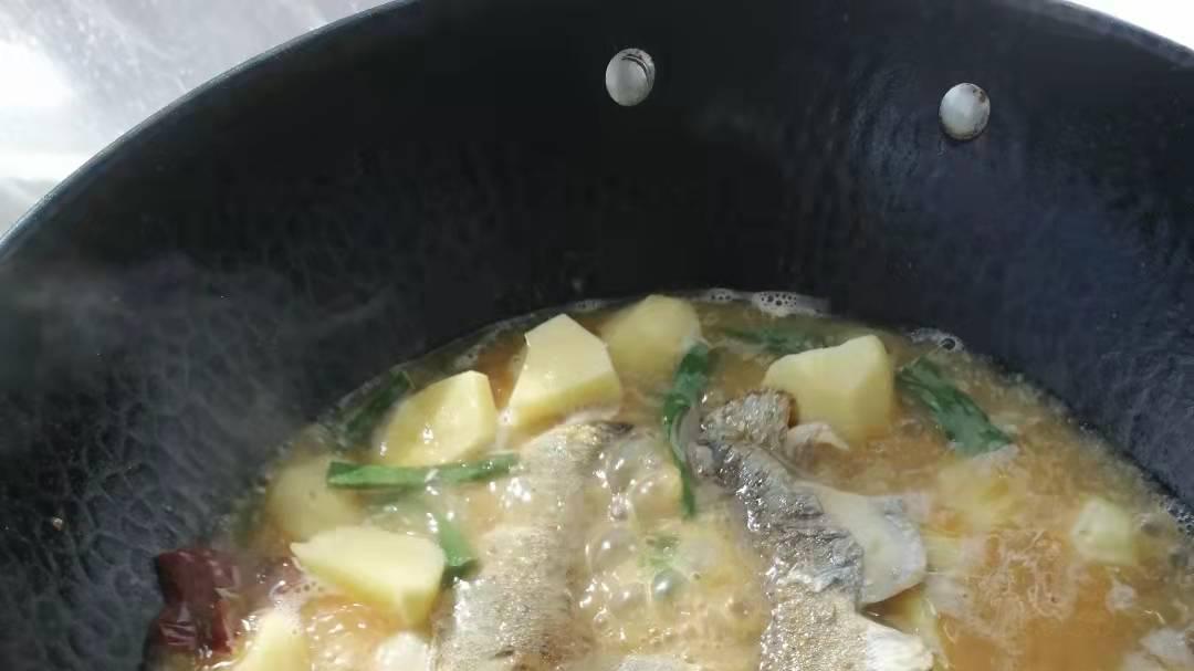土豆|沙丁鱼炖土豆老香了