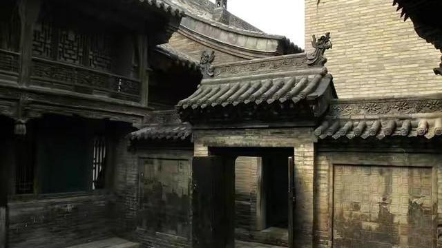 陪你慢慢变老 民间故事：刽子手回家，见乌鸦站树梢上，他哭着向门前的黑影求饶