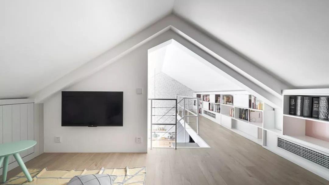 别傻傻的把阁楼当仓库啦！这样设计进门就是惊喜，邻居纷纷来效仿