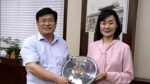杨紫|她是重点大学校长，曾是全国优秀教师，却因“沉迷美容”毁了前程