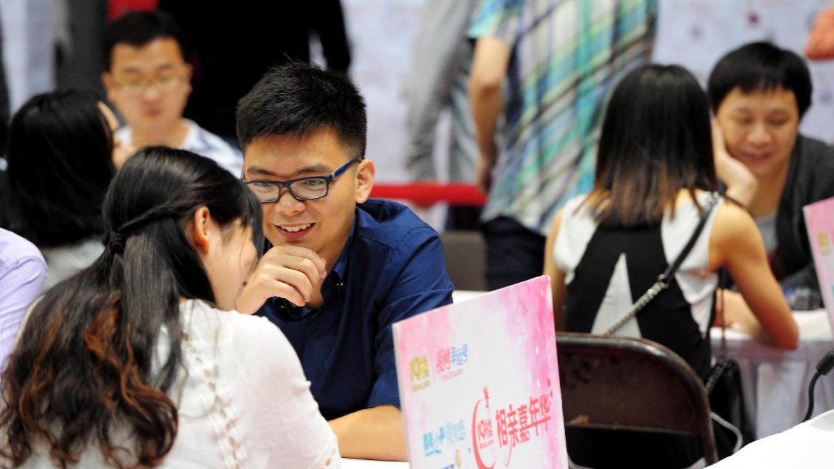 蓝鲸情感|相亲失败怎么挽回，被相亲女孩拒绝还能追吗？