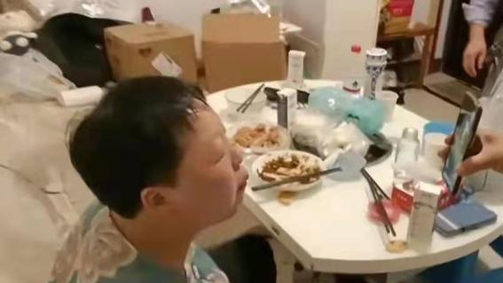 杜新枝|杜新枝给楷楷唱摇篮曲，脑海中却全是姚威父女，心中难舍小蛋糕