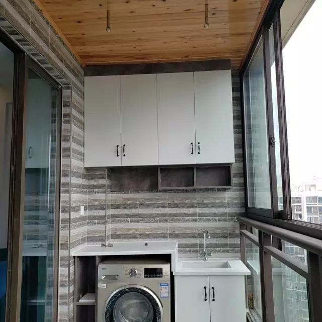 老公坚持请装修装修公司装修，餐厅设卡座，电视墙贴壁纸，晒晒！