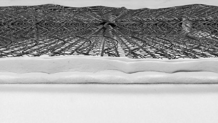 乳胶床垫和弹簧床垫哪个好，弹簧加乳胶的床垫优缺点，你选对了吗