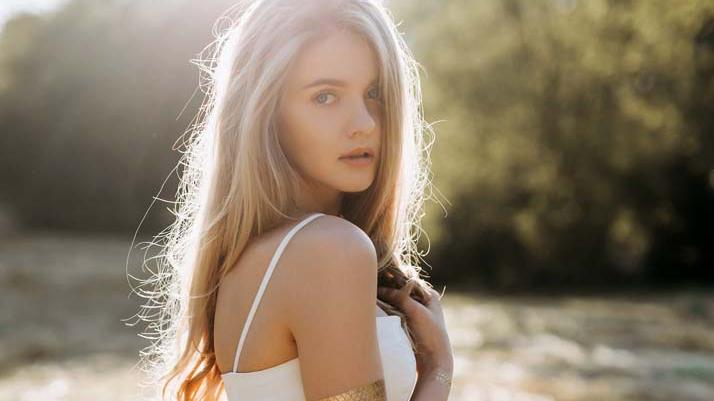 户外人像摄影，掌握这7个技巧，助你拍出好看的户外人像照！