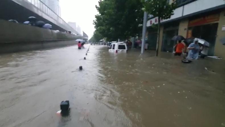 小二脱口秀|河南挺住，郑州加油：“胡辣汤”挺住，“热干面”来了