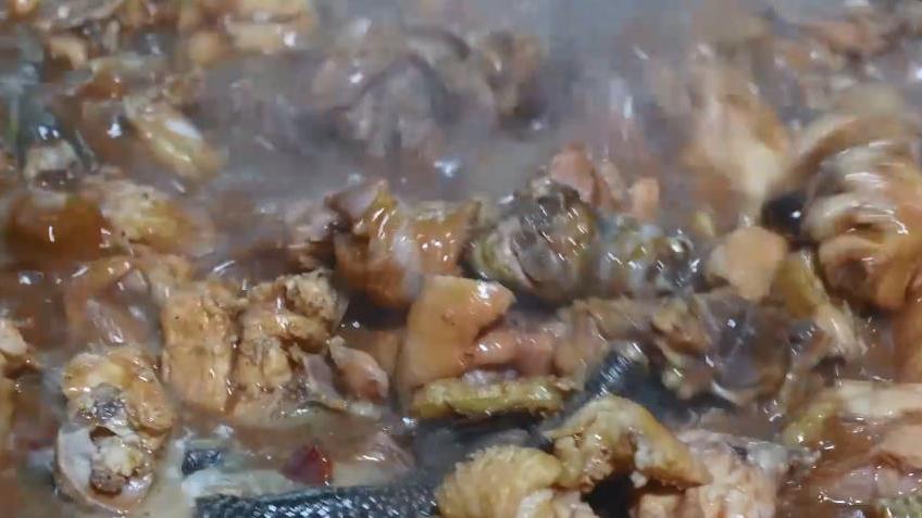 烧饼|济宁大娘33年只做一道菜，18元一碗还送2个烧饼，每天限量一百只