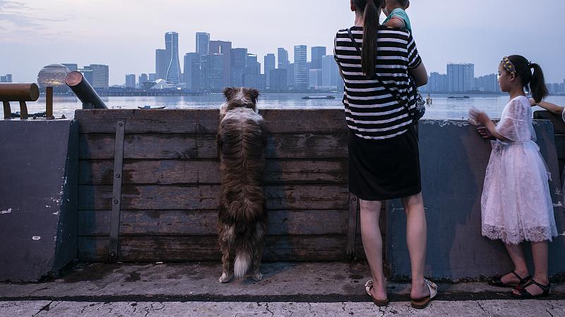文博浅说|原配与“小三”的巅峰对决，完全不顾淑女形象了，只为一个男人？