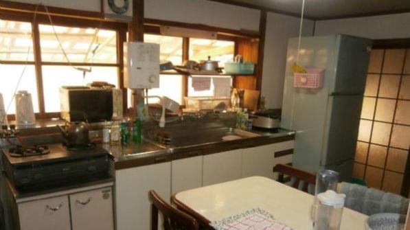 日本人的厨房比中国厨房小很多，却不显压抑，这些小心机让人点赞