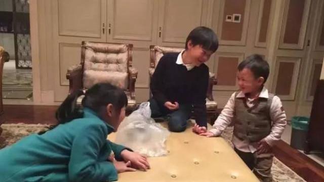 何沐青谈|林生斌再婚生女，舆论反转：别问了，问也不说！