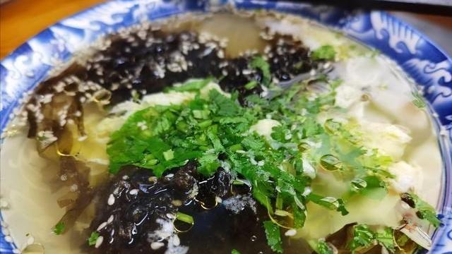 五花肉|陕西无人不知的非遗美食，2元1个火了41年，来吃的全是外地人