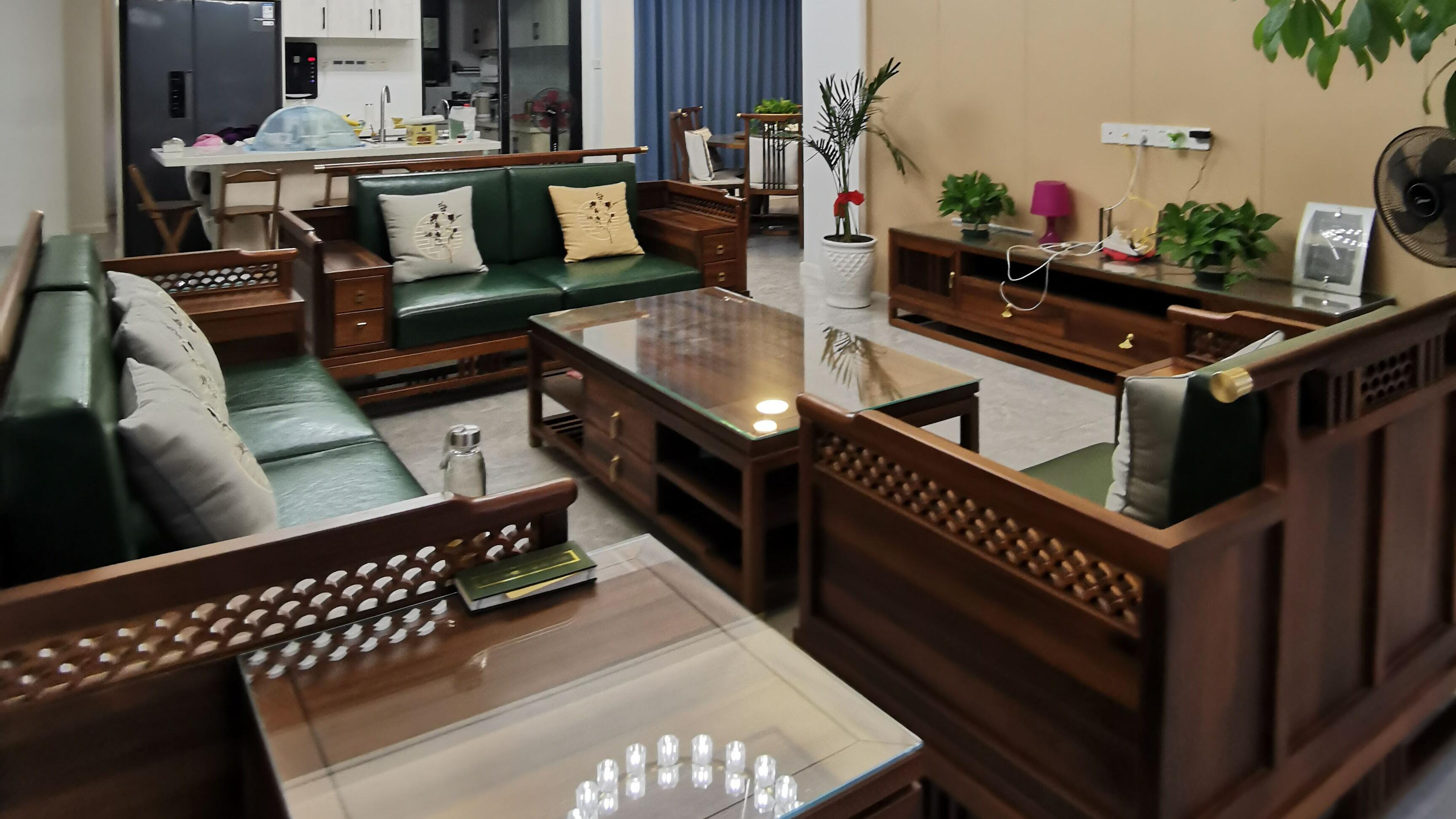 新中式实木家具，演绎简洁雅致的家居氛围