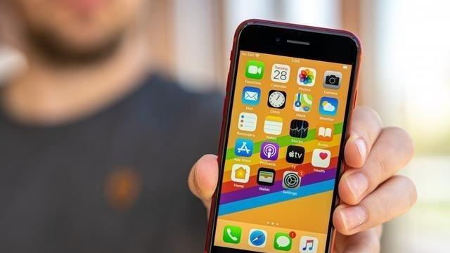iPhoneSE3最新爆料：定价或3000多，首款屏下指纹解锁苹果手机？
