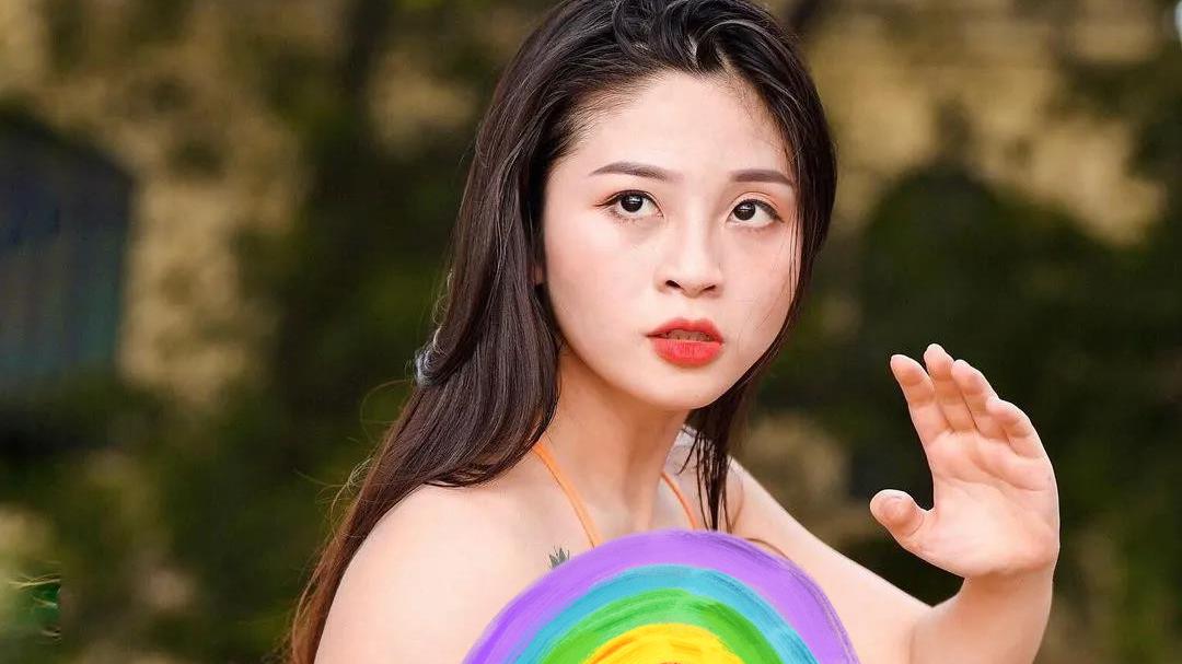 李小龙|越南女版“李小龙”，身材美得恰到好处，坚持健身自信满满