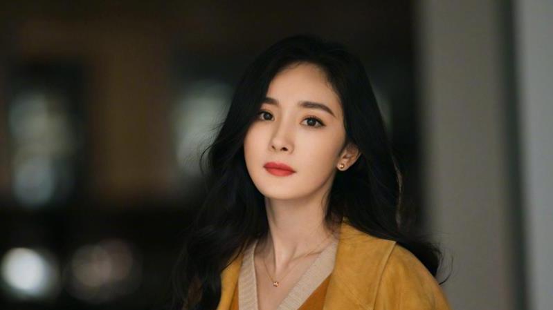 面朝黄土|曾经杨幂给她做配，《红楼梦》中戏份碾压赵丽颖，现在还是小明星